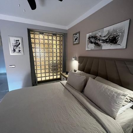 Beachfront Apartment - Sea Views - Μαρμπέλλα Εξωτερικό φωτογραφία