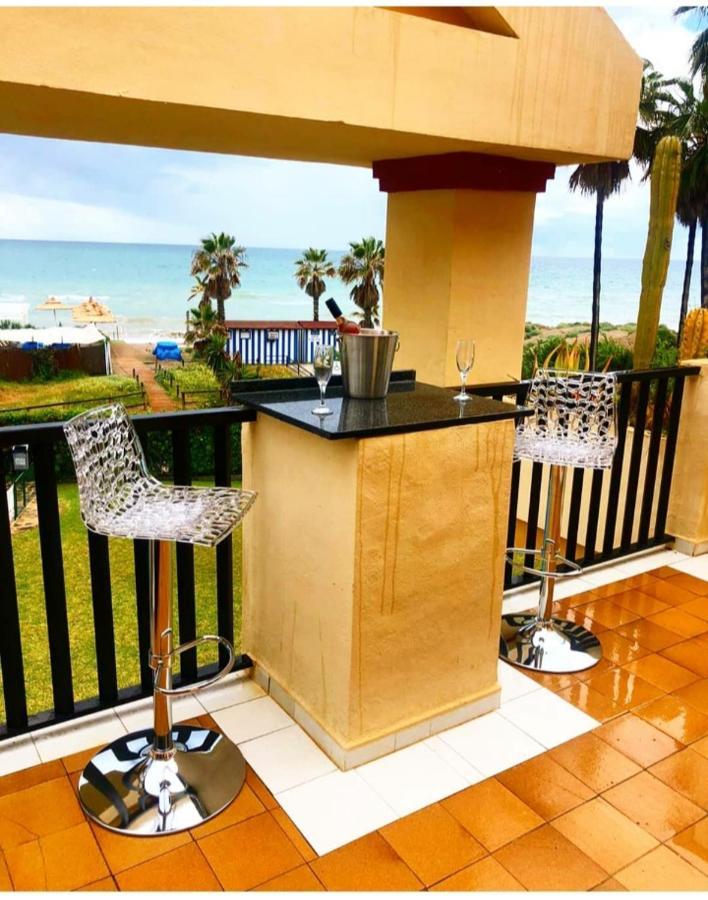 Beachfront Apartment - Sea Views - Μαρμπέλλα Εξωτερικό φωτογραφία