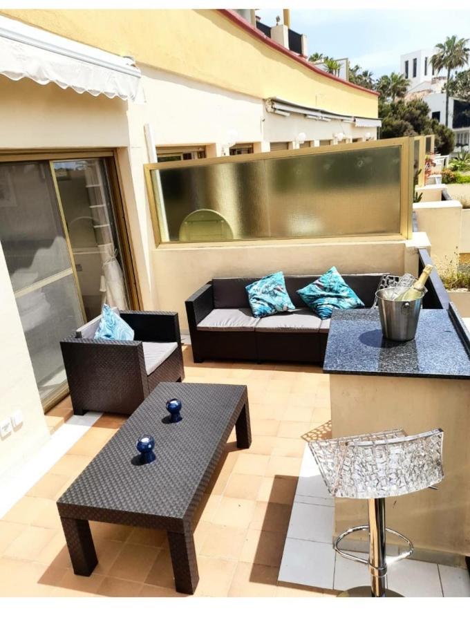 Beachfront Apartment - Sea Views - Μαρμπέλλα Εξωτερικό φωτογραφία