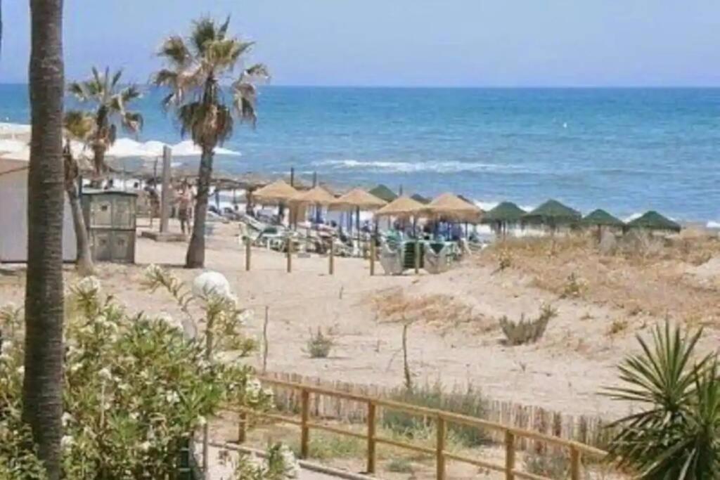 Beachfront Apartment - Sea Views - Μαρμπέλλα Εξωτερικό φωτογραφία