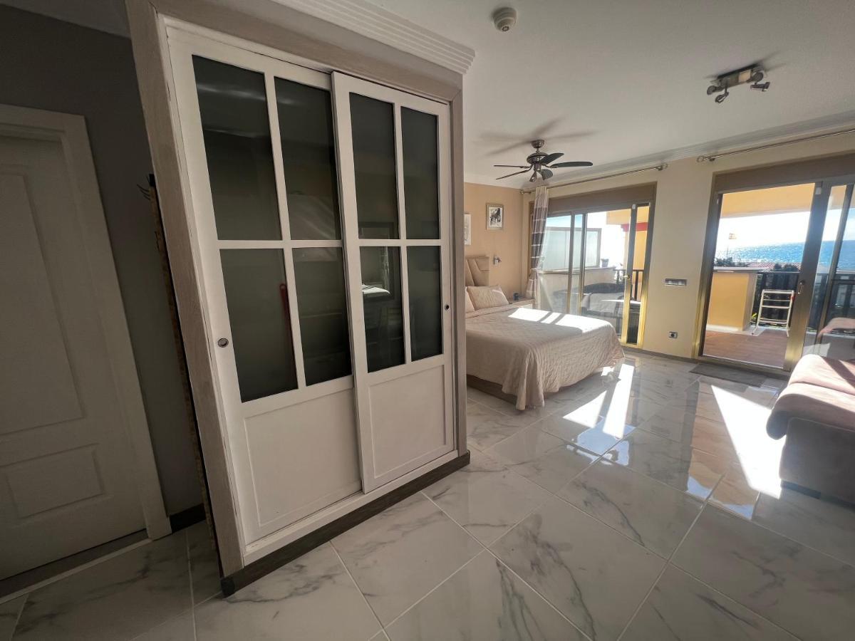 Beachfront Apartment - Sea Views - Μαρμπέλλα Εξωτερικό φωτογραφία