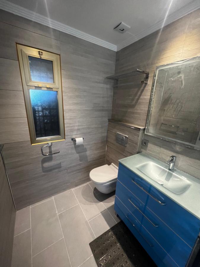 Beachfront Apartment - Sea Views - Μαρμπέλλα Εξωτερικό φωτογραφία