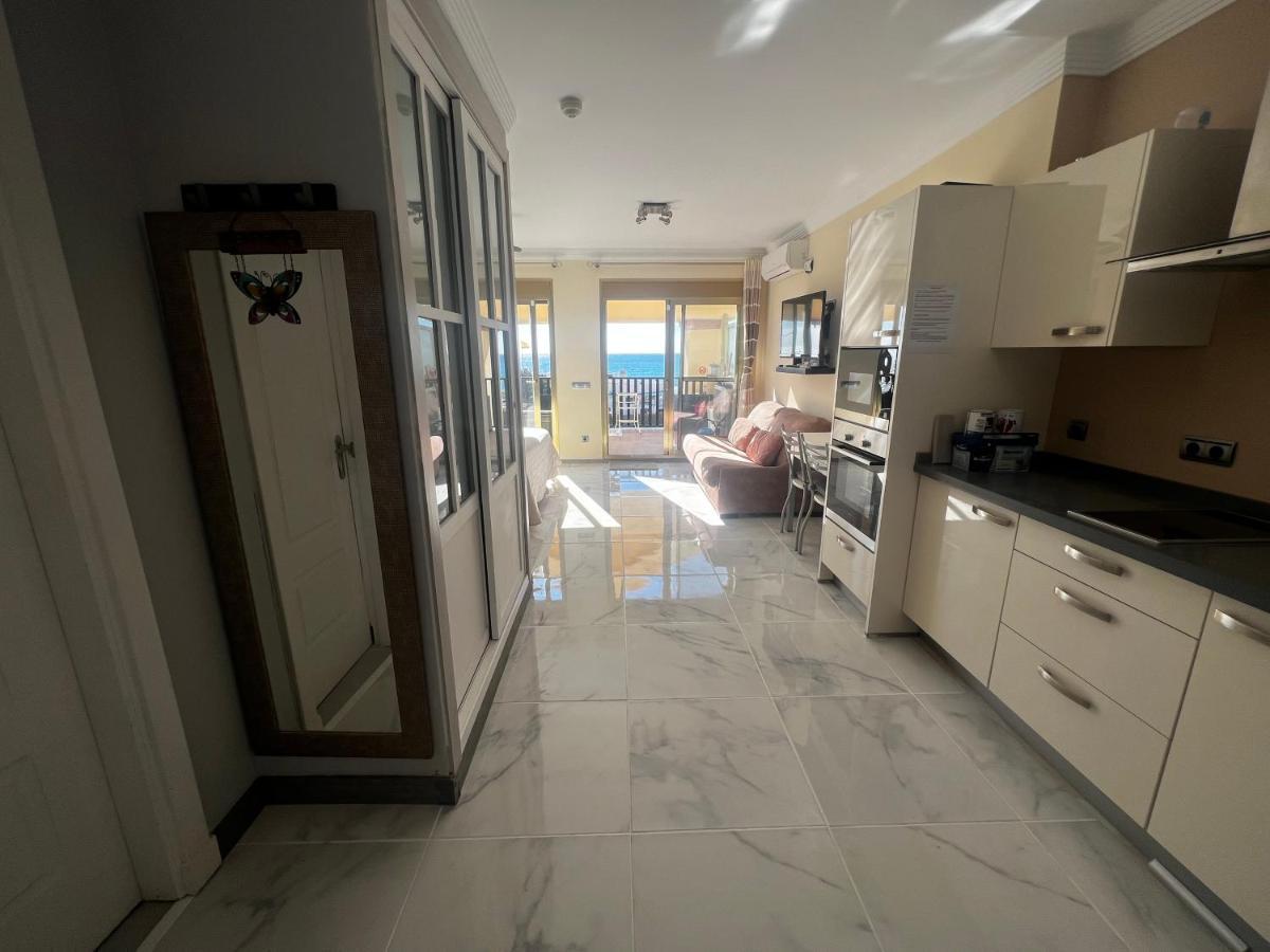 Beachfront Apartment - Sea Views - Μαρμπέλλα Εξωτερικό φωτογραφία